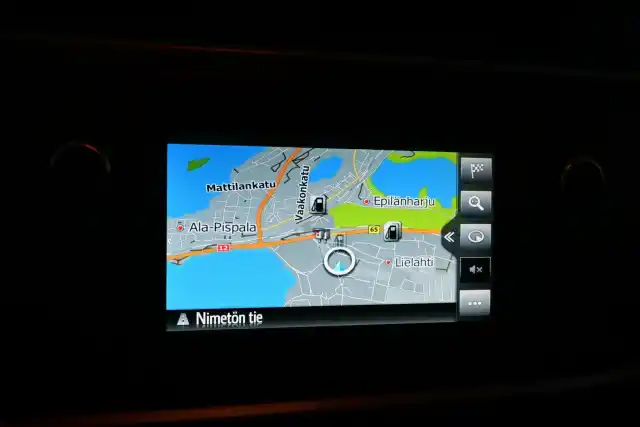 Punainen Farmari, Toyota Auris – TZN-596