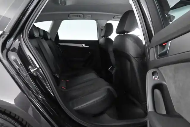 Harmaa Farmari, Audi A4 – TZO-271