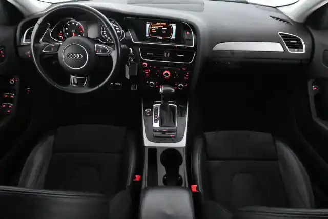 Harmaa Farmari, Audi A4 – TZO-271