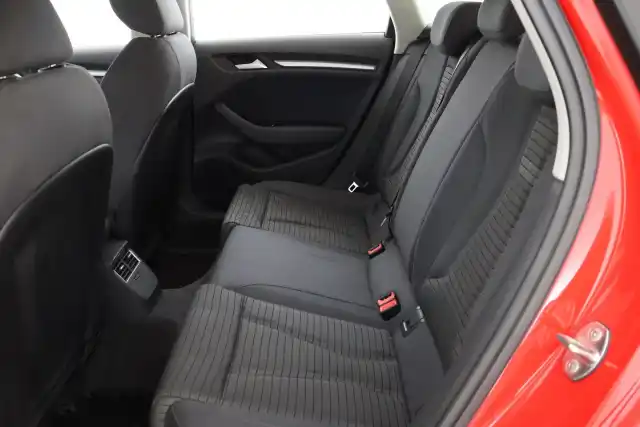 Punainen Viistoperä, Audi A3 – TZO-294