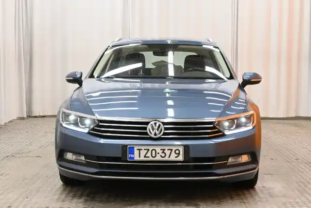 Sininen Farmari, Volkswagen Passat – TZO-379