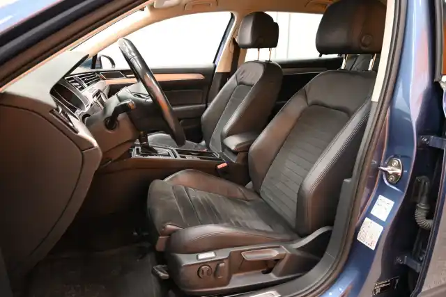 Sininen Farmari, Volkswagen Passat – TZO-379