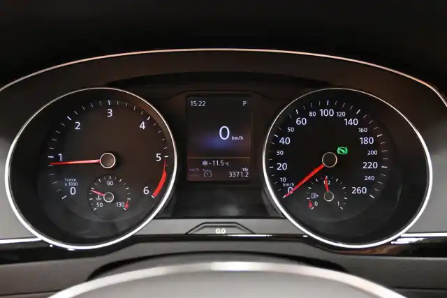 Sininen Farmari, Volkswagen Passat – TZO-379