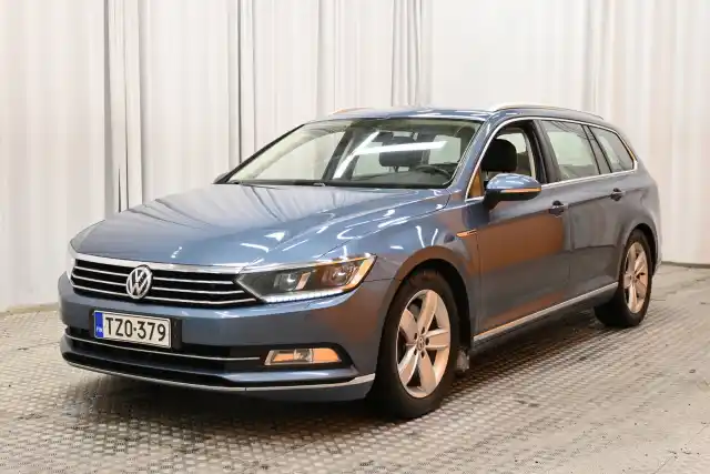 Sininen Farmari, Volkswagen Passat – TZO-379