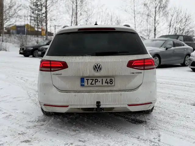 Valkoinen Farmari, Volkswagen Passat – TZP-148