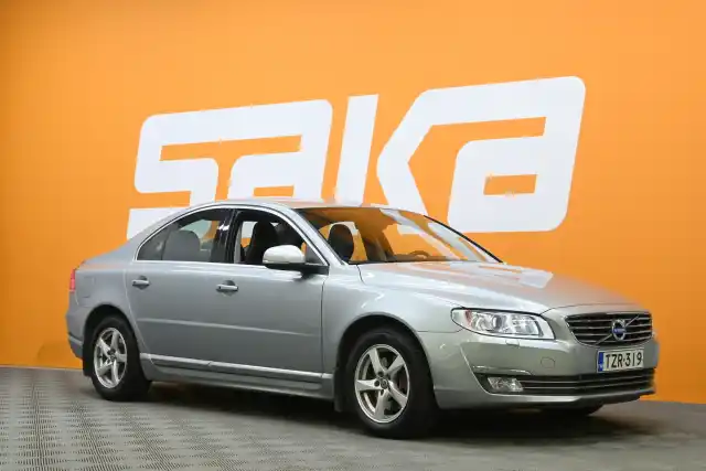 Harmaa Sedan, Volvo S80 – TZR-319