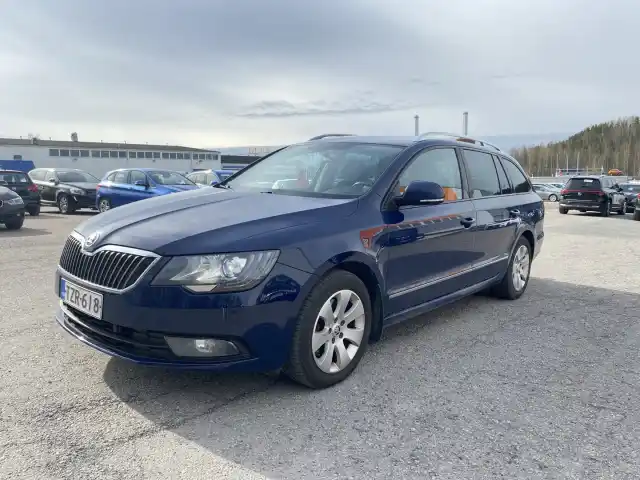 Sininen Farmari, Skoda Superb – TZR-618