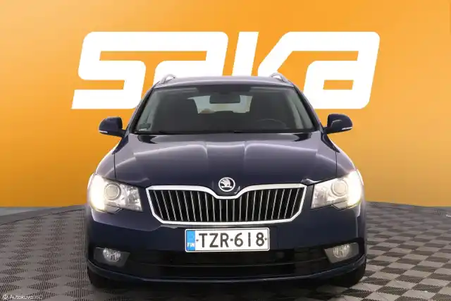 Sininen Farmari, Skoda Superb – TZR-618
