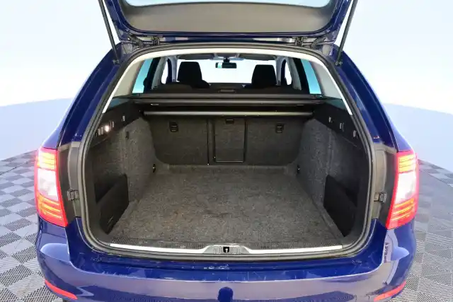 Sininen Farmari, Skoda Superb – TZR-618