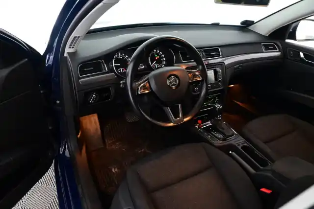 Sininen Farmari, Skoda Superb – TZR-618