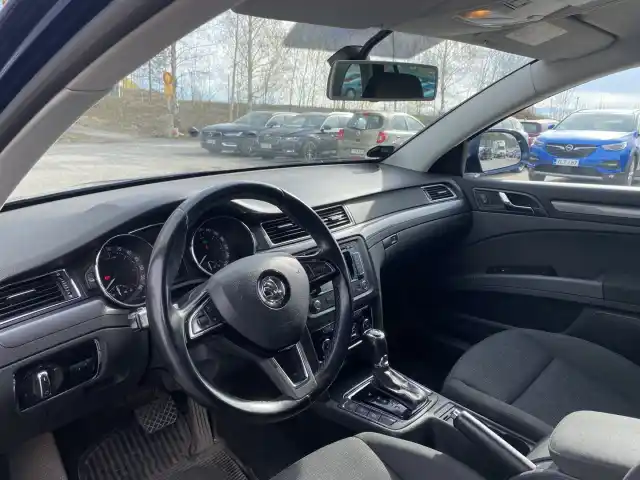 Sininen Farmari, Skoda Superb – TZR-618
