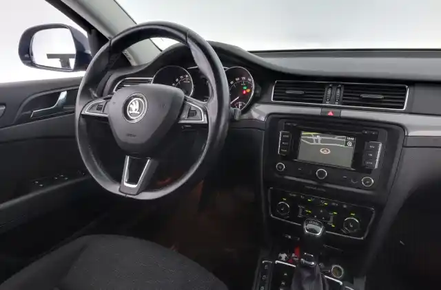 Sininen Farmari, Skoda Superb – TZR-618