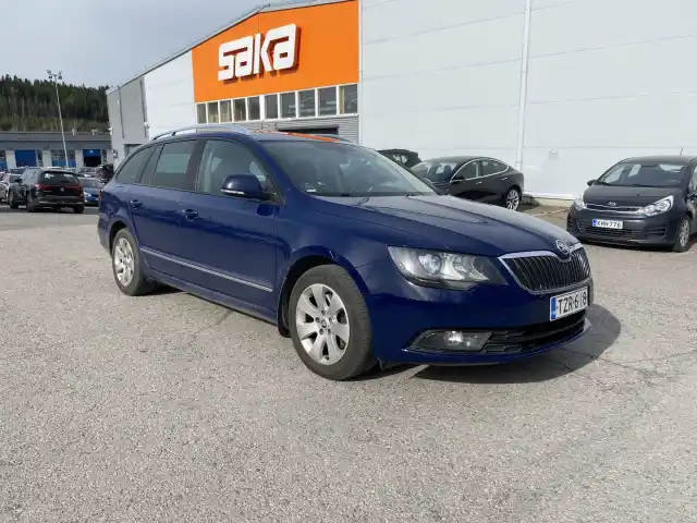 Sininen Farmari, Skoda Superb – TZR-618