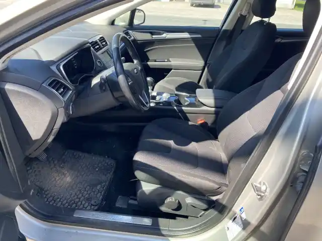 Harmaa Farmari, Ford Mondeo – TZR-713