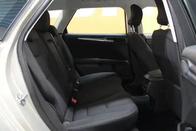 Harmaa Farmari, Ford Mondeo – TZR-713