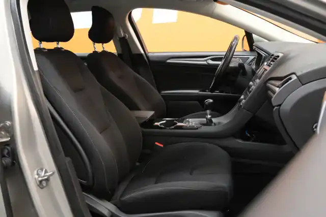 Harmaa Farmari, Ford Mondeo – TZR-713