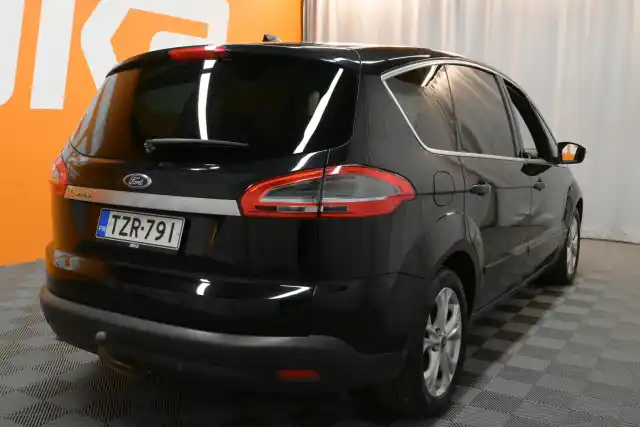 Musta Tila-auto, Ford S-Max – TZR-791