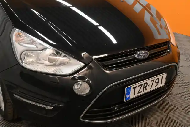 Musta Tila-auto, Ford S-Max – TZR-791