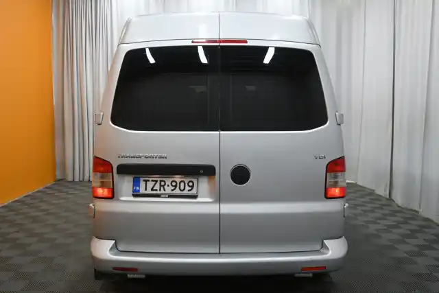 Harmaa Tila-auto, Volkswagen Transporter – TZR-909