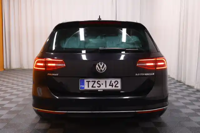 Musta Farmari, Volkswagen Passat – TZS-142