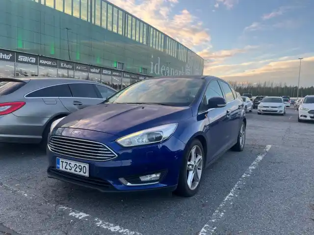 Sininen Viistoperä, Ford Focus – TZS-290