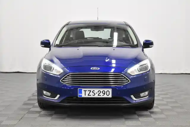 Sininen Viistoperä, Ford Focus – TZS-290