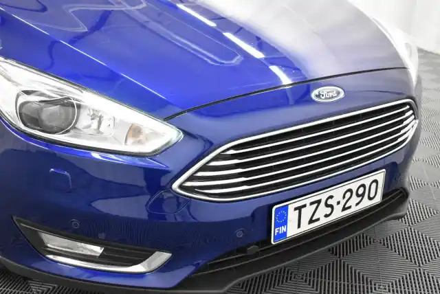 Sininen Viistoperä, Ford Focus – TZS-290