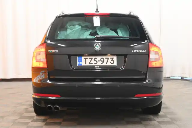 Musta Farmari, Skoda Octavia – TZS-973