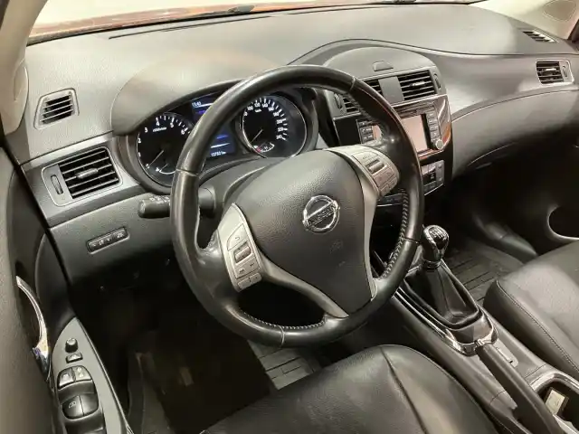 Punainen Viistoperä, Nissan Pulsar – TZT-857
