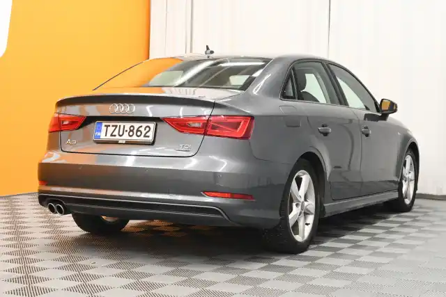 Harmaa Sedan, Audi A3 – TZU-862