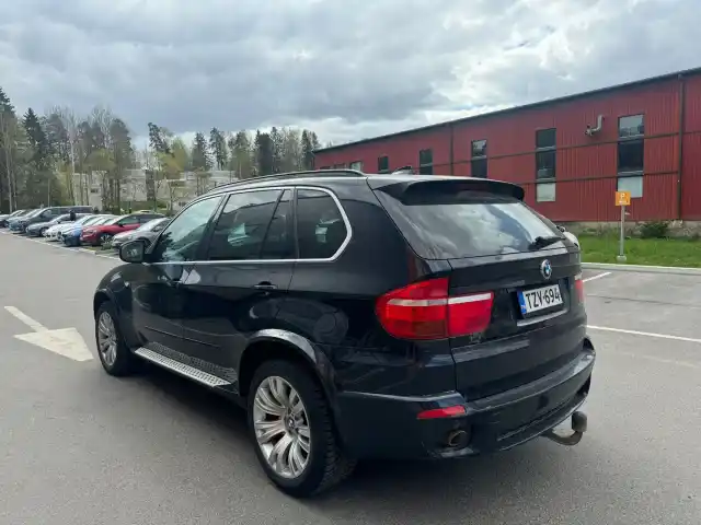 Sininen Farmari, BMW X5 – TZV-694