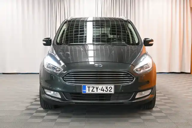 Vihreä Tila-auto, Ford Galaxy – TZY-432