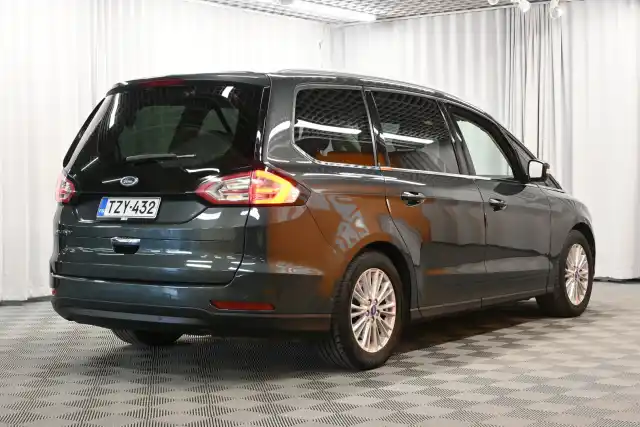 Vihreä Tila-auto, Ford Galaxy – TZY-432