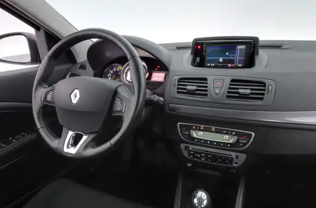 Harmaa Viistoperä, Renault Megane – TZY-637