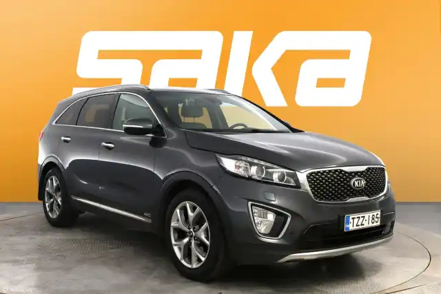 Harmaa Maastoauto, Kia Sorento – TZZ-185