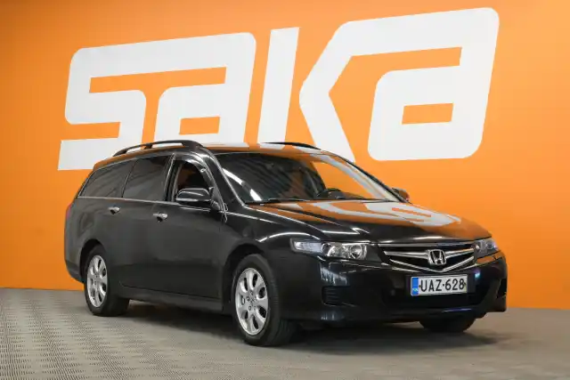 Musta Tila-auto, Honda Accord – UAZ-628