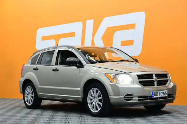 Ruskea (beige) Viistoperä, Dodge Caliber – UBI-755