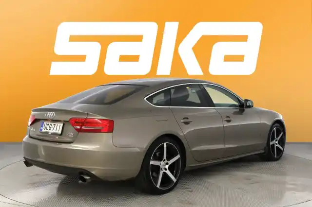 Ruskea Viistoperä, Audi A5 – UCG-711