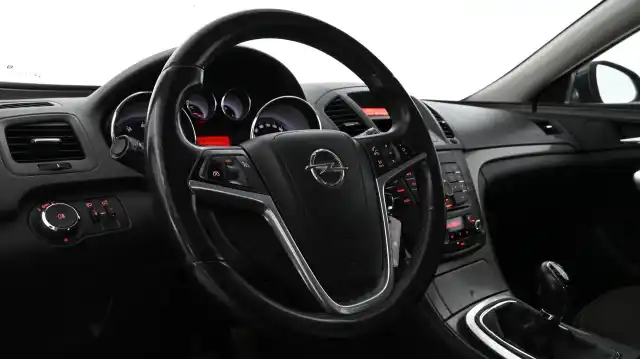 Harmaa Viistoperä, Opel Insignia – UCI-321