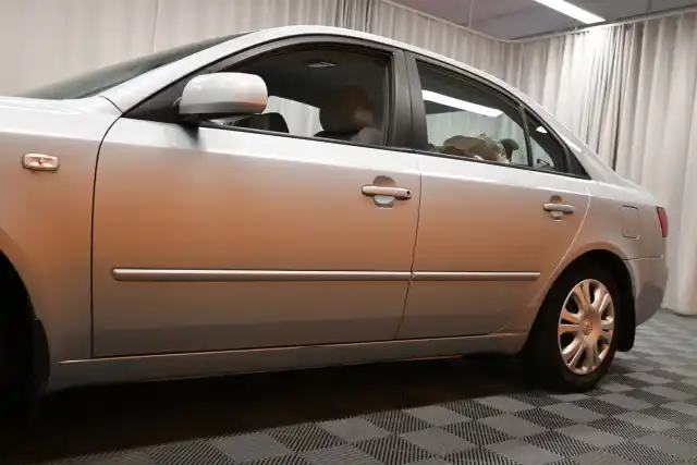 Hopea Sedan, Hyundai Sonata – UCZ-484