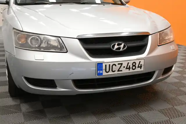 Hopea Sedan, Hyundai Sonata – UCZ-484