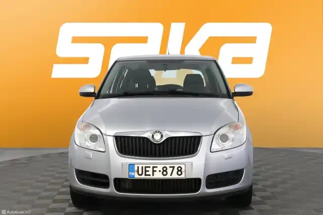 Harmaa Viistoperä, Skoda Fabia – UEF-878