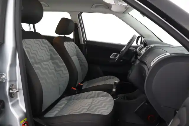 Harmaa Viistoperä, Skoda Fabia – UEF-878