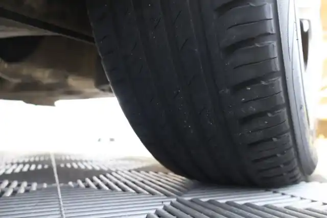 Harmaa Viistoperä, Skoda Fabia – UEF-878