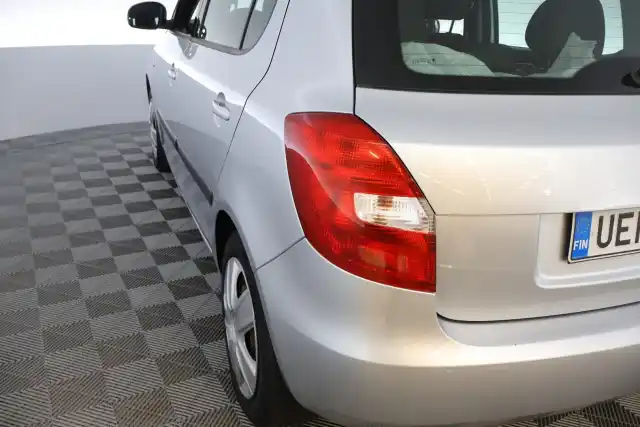 Harmaa Viistoperä, Skoda Fabia – UEF-878