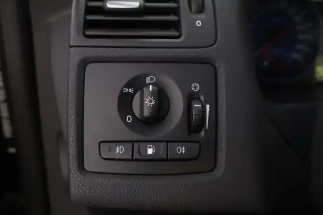 Musta Viistoperä, Volvo C30 – UEI-402