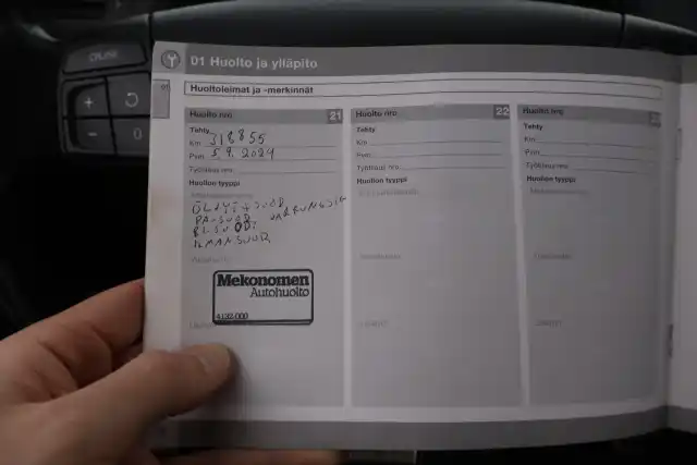 Musta Viistoperä, Volvo C30 – UEI-402