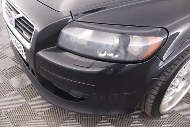 Musta Viistoperä, Volvo C30 – UEI-402
