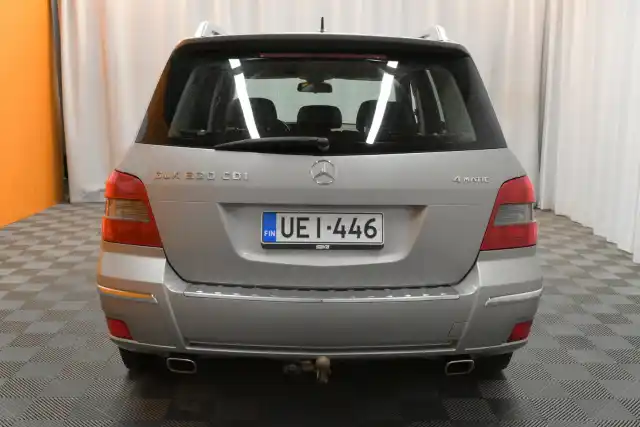 Harmaa Maastoauto, Mercedes-Benz GLK – UEI-446