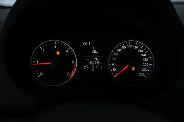 Vihreä Avolava, Volkswagen Amarok – UHI-846